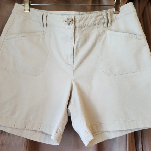 J. Jill, size 12 petite, khaki shorts. - Picture 1 of 5